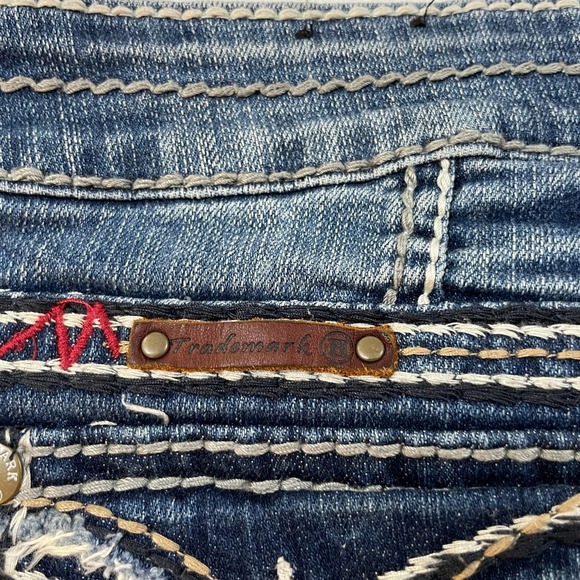 Trademark H Jean Shorts Size 9 / 10 - Picture 5 of 5
